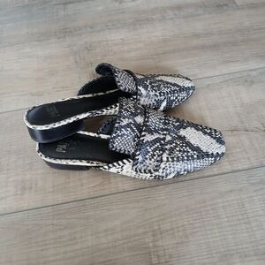 Paige Whipstitch Eden Womens Snakeskin Embossed Loafer Mules Shoes Size 8.5